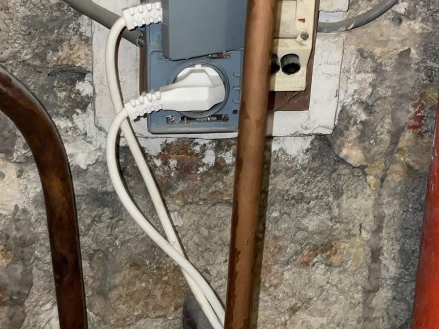 Mise aux normes par un électricien à Paris